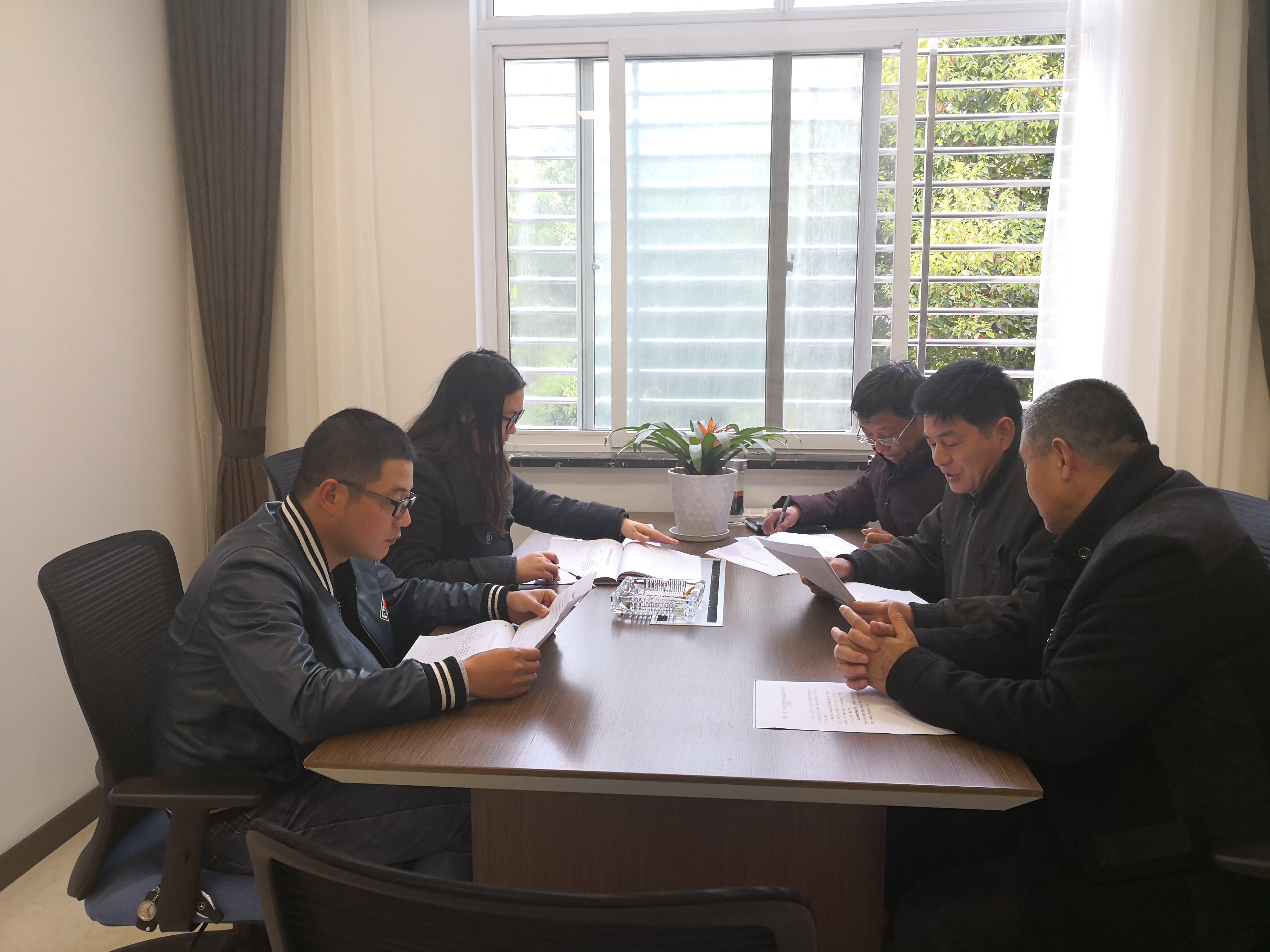 中共江苏齐达路桥工程有限公司党支部召开第一季度党员大会
